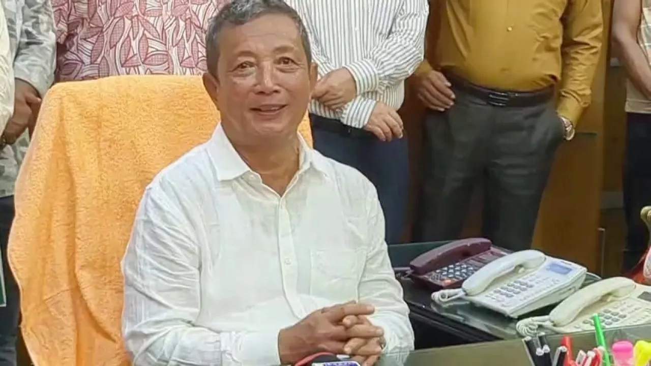 রাঙামাটি জেলা পরিষদে দায়িত্ব গ্রহণ করলেন দীপন তালুকদার দীপুু