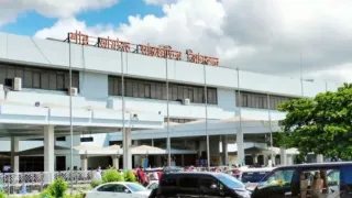 ওমরাহ শেষে ফেরা হলো না মায়ের, মরদেহ ওমানে রেখে ফিরলেন ছেলে