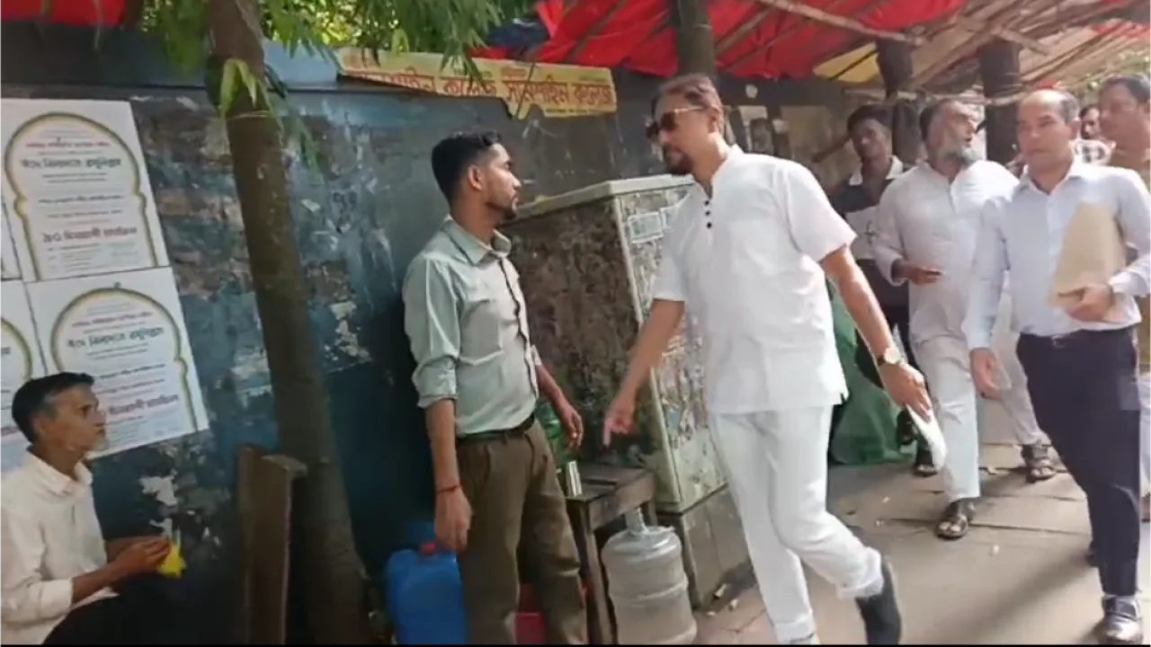 পথচারীদের চলাচলে প্রতিবন্ধকতা সৃষ্টি করলে কঠোর ব্যবস্থা: মেয়র শাহাদাত