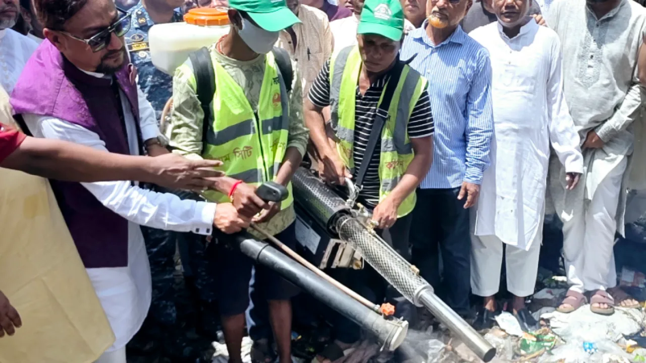 ‘ডেঙ্গু ঠেকাতে প্রত্যেক নাগরিককে দায়িত্বশীল হতে হবে’ :  মেয়র শাহাদাত