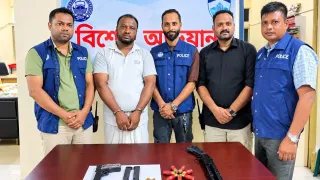অস্ত্র-গুলিসহ হাটহাজারীতে স্বেচ্ছাসেবক লীগ নেতা গ্রেপ্তার