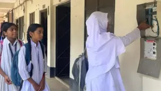 স্কুলে আসা-যাওয়ার খবর এখন অভিভাবকের মোবাইলে