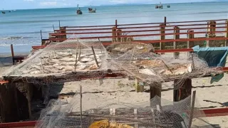 সেন্টমার্টিনের বাতাসে এখন অন্য এক গন্ধ