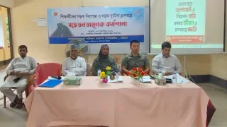 হাটহাজারীতে শিক্ষার্থীদের নিয়ে বিআরটিএর সড়ক নিরাপত্তা কর্মশালা