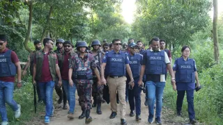জঙ্গল সলিমপুরে ৩ শতাধিক সদস্যের যৌথ অভিযান