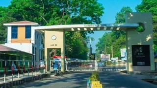 চবিতে দর্শনার্থীদের ভয় দেখিয়ে টাকা হাতিয়ে নেওয়ায় ২ শিক্ষার্থী আটক