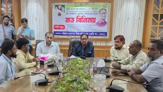 রিকশা শ্রমিকদের পাঁচ দফা দাবি বিবেচনার আশ্বাস মেয়র শাহাদাতের