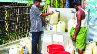 টেকনাফে পানির সংকটে ২৫ হাজার রোহিঙ্গা