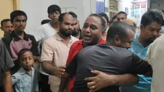 মায়ের কোল থেকে পড়ে শিশুর মৃত্যু