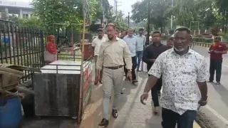 ফুটপাত দখল করে ব্যবসা করা চলবে না: মেয়র শাহাদাত