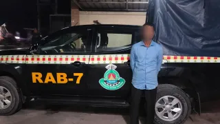 হাটহাজারীতে র‍্যাবের অভিযানে অস্ত্র মামলার ওয়ারেন্টভুক্ত আসামি ইদ্রিস গ্রেপ্তার