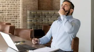 কর্মস্থলে ঝিমুনি আসলে যা করবেন