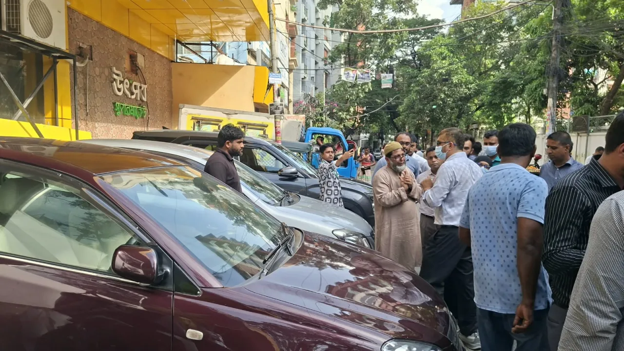 চট্টগ্রামে স্কুল ও সুপারশপকে ৫০ লাখ টাকা জরিমানা
