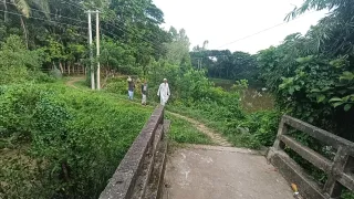 পটিয়ায় সেতুর সংযোগ সড়ক ধসে যানবাহন চলাচল বন্ধ, স্থানীয়দের ভোগান্তি