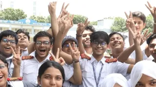 এইচএসসিতে পাসের হারে এগিয়ে মেয়েরা, জিপিএ-৫ এ ছেলেরা