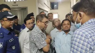 মেঝেতে রোগী দেখে পটিয়া হাসপাতালে শয্যা বাড়ানোর আশ্বাস স্বাস্থ্যমন্ত্রীর
