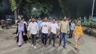 চাকসু নির্বাহী সদস্য আকাশ দাশকে শপথ গ্রহণ করানোর প্রতিবাদে চবি ছাত্রদলের মিছিল