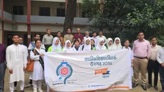 দেশে এক সময় রোবট রাস্তায় ময়লা পরিস্কার করবে