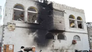 ইয়েমেনের প্রেসিডেন্টের প্রাসাদে হুথিদের ক্ষেপণাস্ত্র হামলা, নিহত ৫
