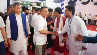 জে এম সেন হলে প্রধানমন্ত্রীর সঙ্গে হিন্দু সম্প্রদায়ের শুভেচ্ছা বিনিময়