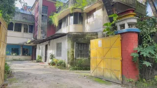 গ্রামে পাকা বাড়ি-ভিটা, তবুও ৬ বছর ধরে সরকারি বাসভবন ছাড়ছেন না ইদ্রিছ
