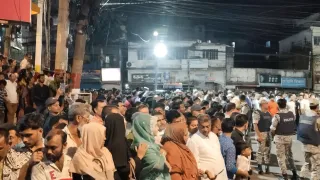 কেউ এসেছেন দেখতে, কেউ প্রত্যাশা জানাতে