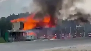 কক্সবাজারে মেরিনড্রাইভে টুপটুপ রিসোর্টে আগুনে নিহত ৪