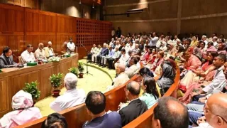 ‘স্বৈরাচার’ ও ‘গুপ্ত’দের এক হওয়ার আশঙ্কা, এমপিদের সতর্ক থাকার নির্দেশ প্রধানমন্ত্রী তারেক রহমানের