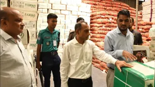 খাতুনগঞ্জে জিরায় মেয়াদের তথ্য নেই, অস্বাস্থ্যকর হোটেলসহ তিন প্রতিষ্ঠানকে জরিমানা