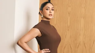 রহস্য জিইয়ে রাখলেন ম্রুনাল ঠাকুর