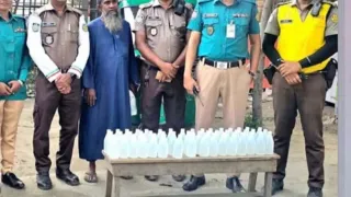 ১৪৪ বোতল বাংলা মদসহ চরমোনাই পীরের কর্মী গ্রেফতার