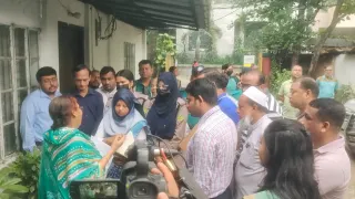 নাসিরাবাদে দখল করে রাখা পরিত্যক্ত সরকারি ভবনে ম্যাজিস্ট্রেটের অভিযান
