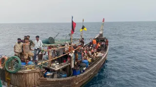 সমুদ্রপথে মালয়েশিয়াগামী বোট থেকে ৭৬ জন উদ্ধার, আটক ১১