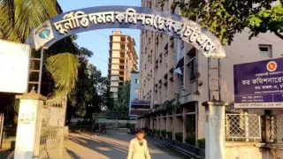 ভুয়া ভাউচারে ৫৫ প্রকল্পের টাকা আত্মসাৎ, সাবেক চেয়ারম্যানসহ ২১ জনের বিরুদ্ধে মামলা