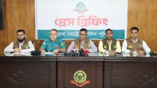 চট্টগ্রামে বাসের হাইড্রোলিক জ্যাক থেকে ২৮ হাজার ইয়াবা উদ্ধার, গ্রেপ্তার ১