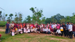 শারদীয় দুর্গাপূজা উপলক্ষে সনাতন সংগঠনের বস্ত্র বিতরণ