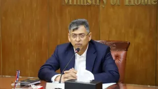 তত্ত্বাবধায়ক সরকার নিয়ে বড় পরিবর্তনের ইঙ্গিত স্বরাষ্ট্রমন্ত্রীর