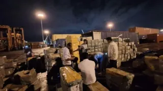 টুথপিক ও স্টিলের ঘোষণায় প্রসাধনী-গাড়ির যন্ত্রাংশ, চট্টগ্রাম বন্দরে ৮ চালান জব্দ
