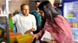 মেয়াদোত্তীর্ণ উপকরণে খাবার তৈরি, সাম’স রেস্টুরেন্টকে দেড় লাখ টাকা জরিমানা