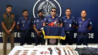 রাউজানে পুলিশের সঙ্গে সন্ত্রাসীদের গোলাগুলি, আহত ১২ পুলিশ